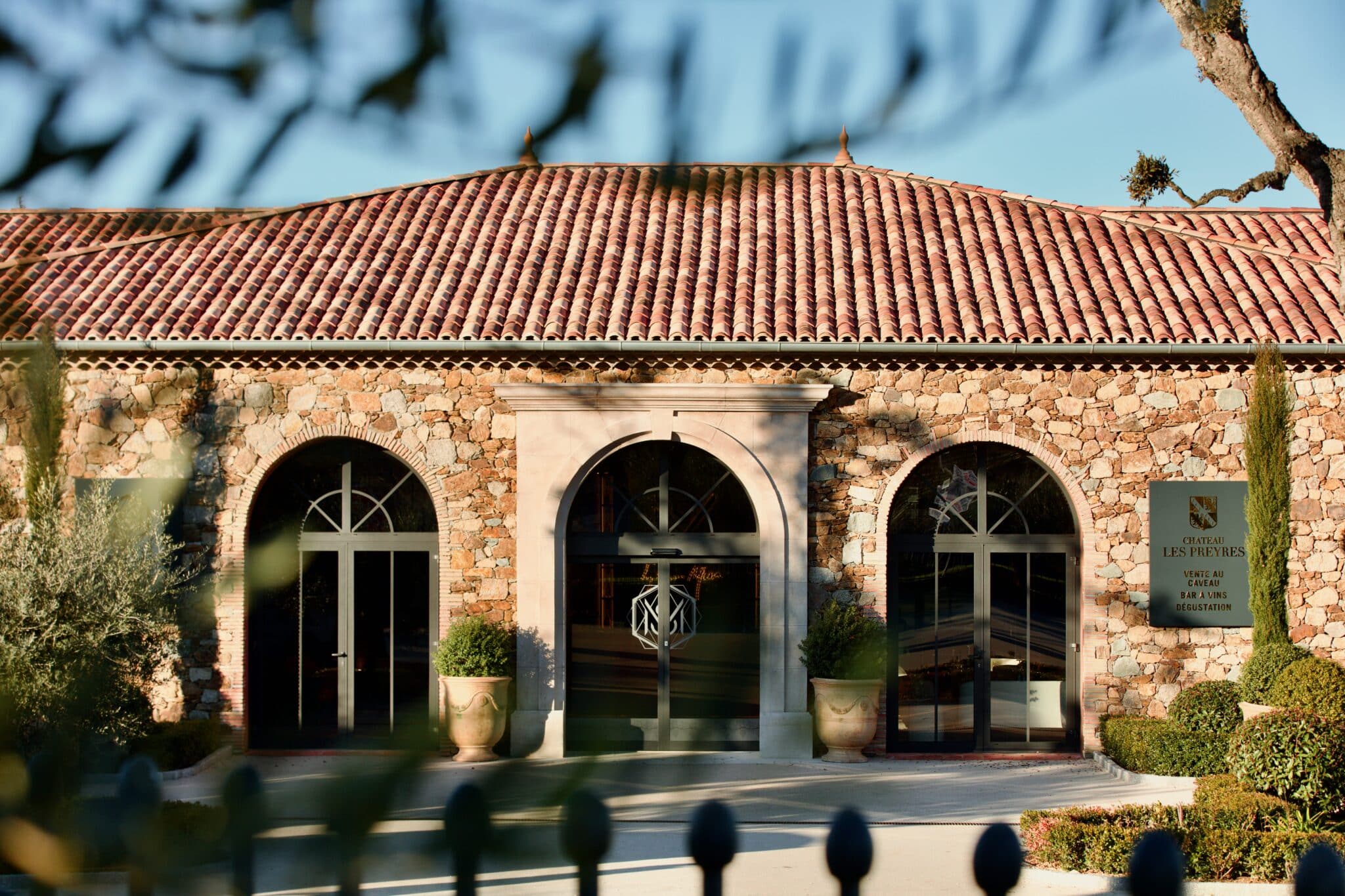 Front of the sales and tasting cellar at Château Les Preyres